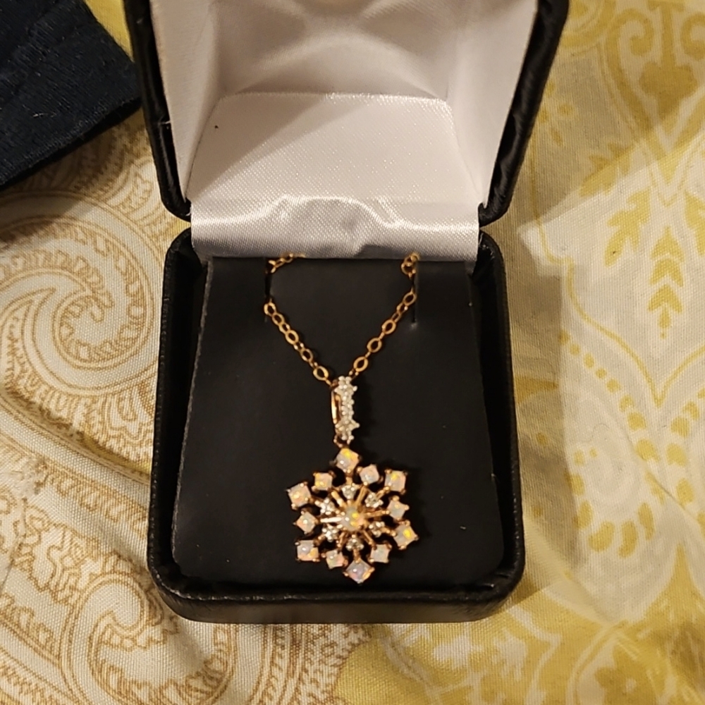 Snowflake necklace